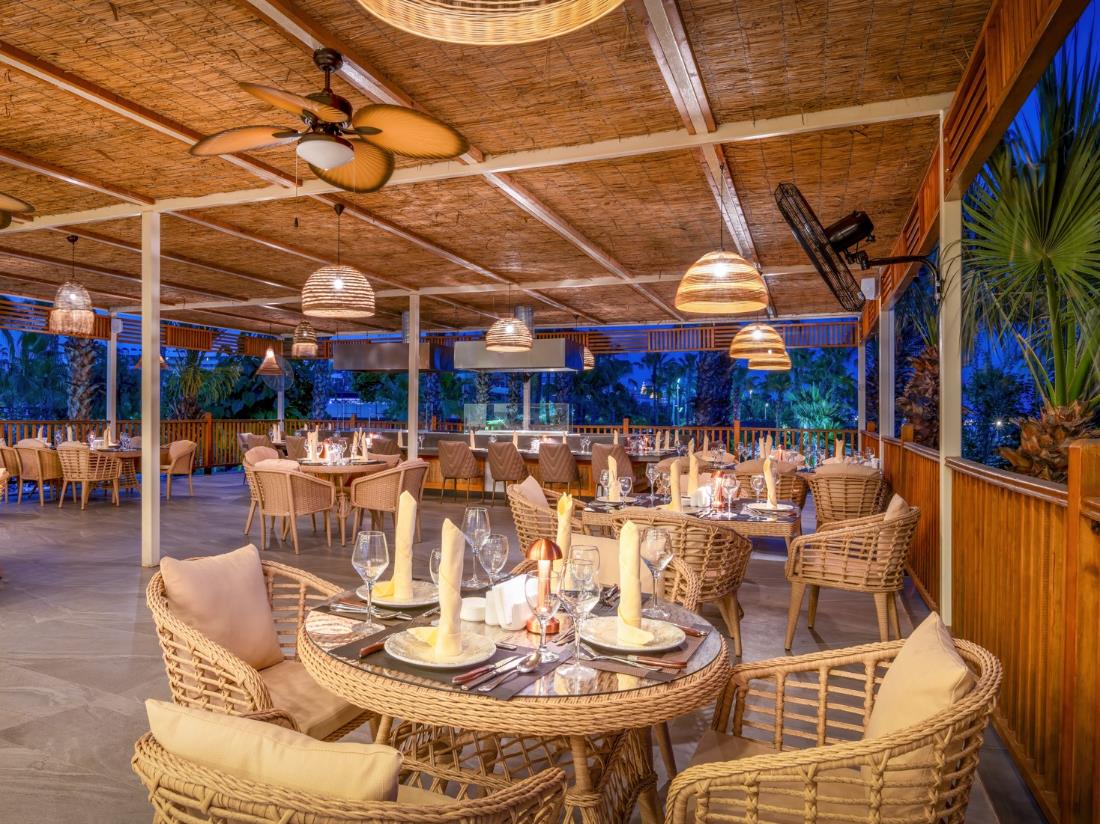 Khan’s Grill Steak House - Restaurants - Essen & Getränke - Delphin Palace