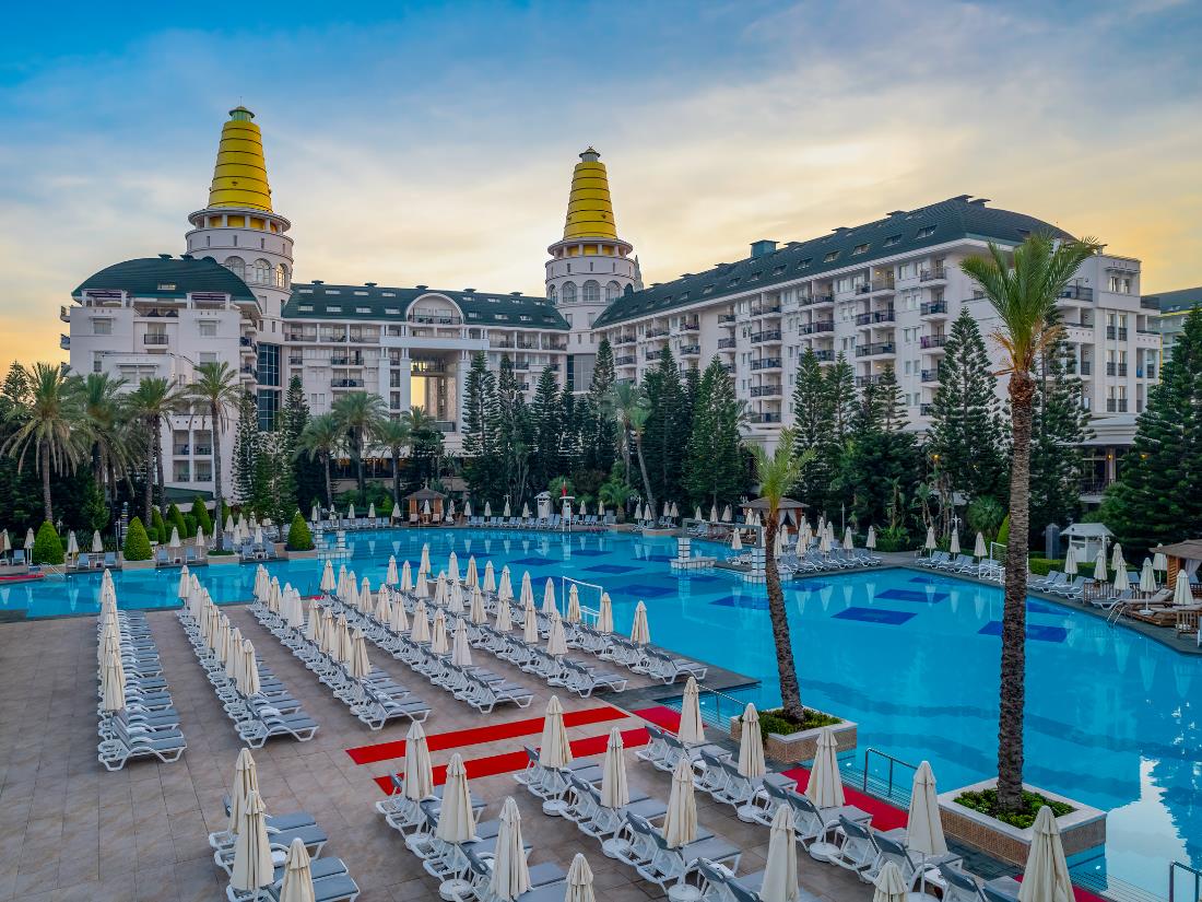 Dinlenme Monoton sırıtma delphin palace lara asla Gibi Sahip