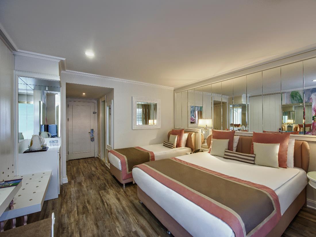 Standard Handicapped Rooms - Accommodation - Delphin Diva