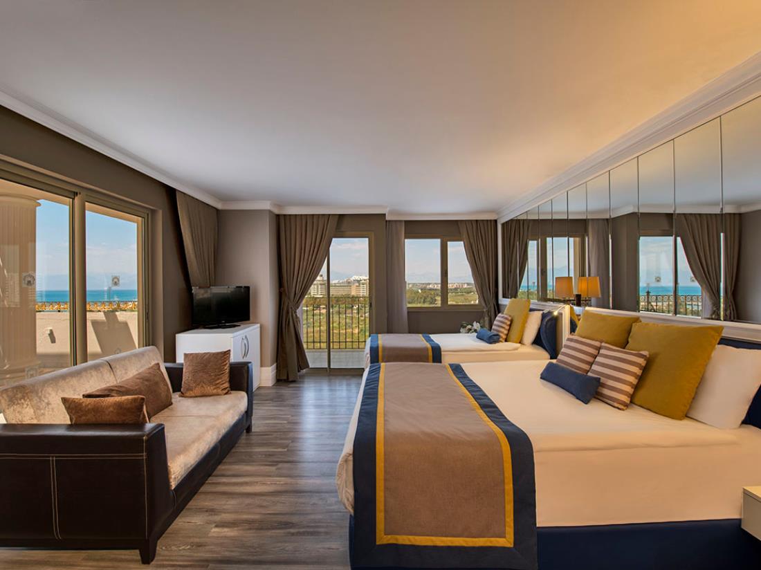 Deluxe Family Room - Accommodation - Delphin Diva