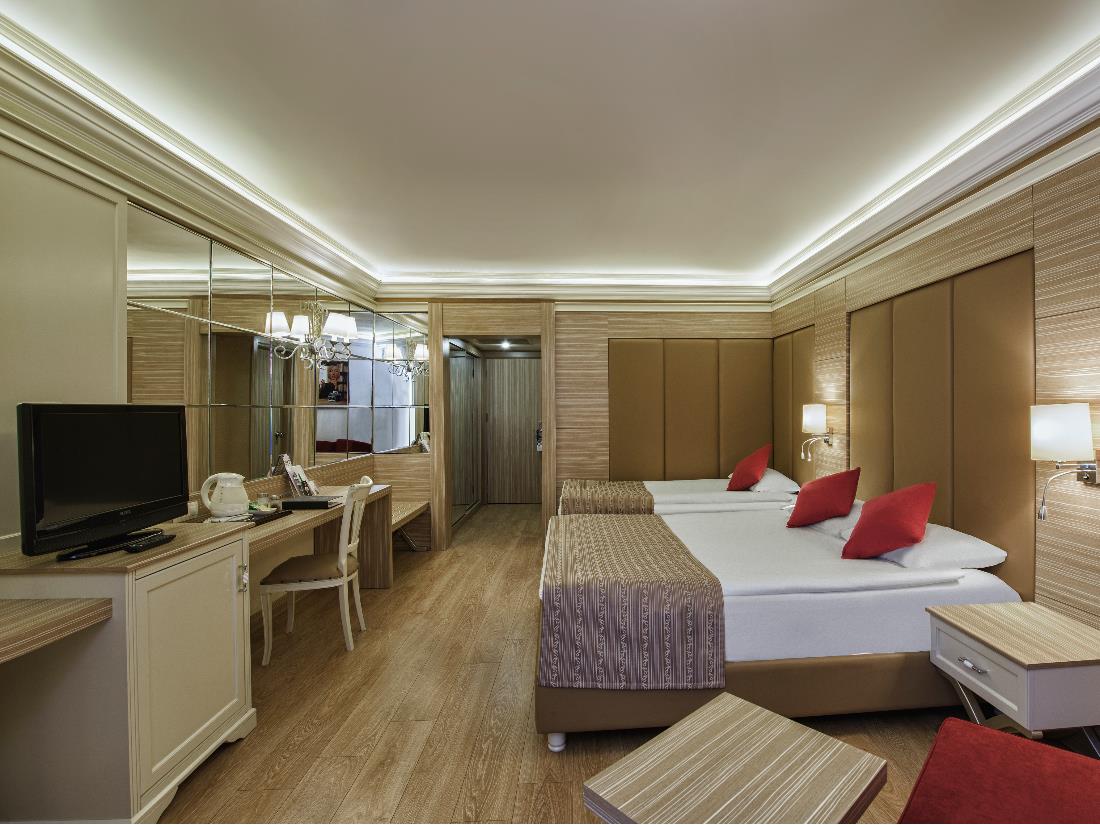 Standard Side Sea View Room - Accommodation - Delphin Deluxe