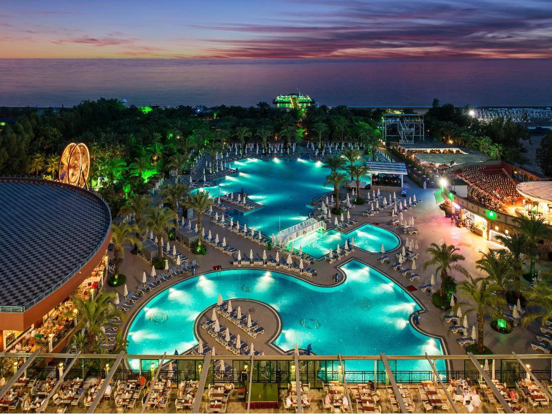 Pools / Aquapark / Beach - Activities & Entertainment - Delphin Palace