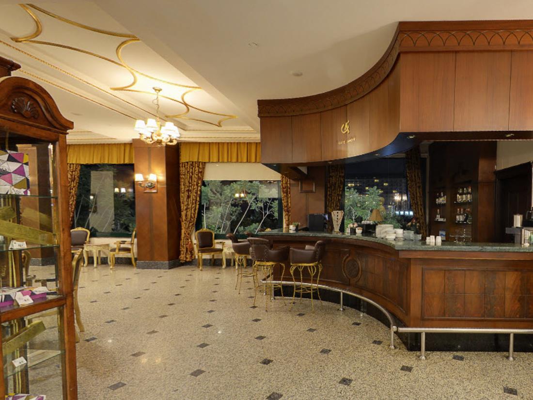 Cafe Avanti - Bars - Food & Beverage - Delphin Palace